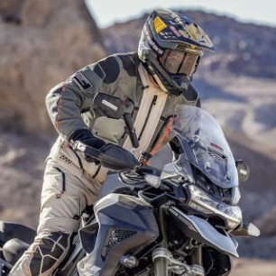 Zubehör & Bekleidung für den Adventure und Straßenbereich Adventure / Straße